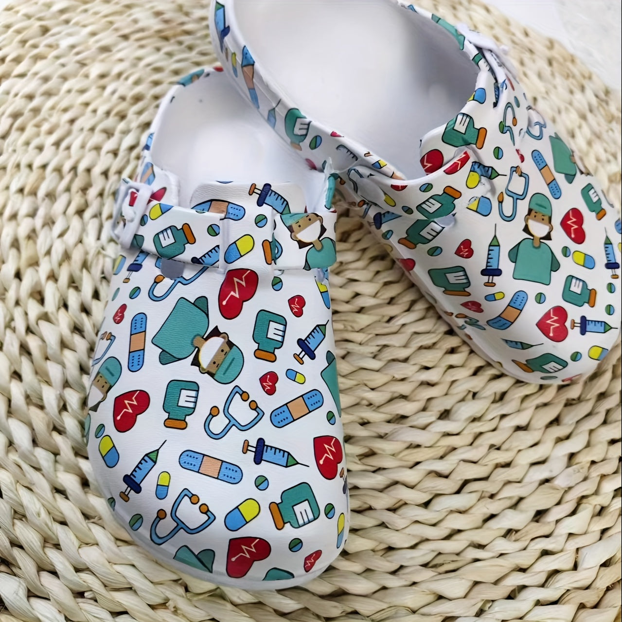 Soft Sole Women's Comfy Flat Creative Print Clogs, Stylish Closed Toe Nurse Work Shoes, Slide Shoes